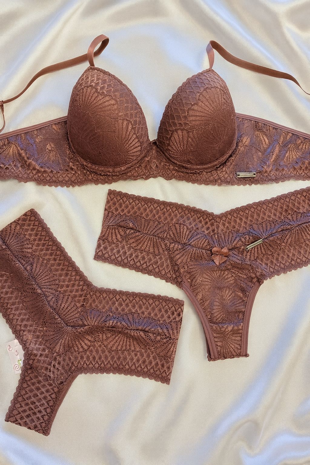 Conjunto  Rendado Aro Inteiro